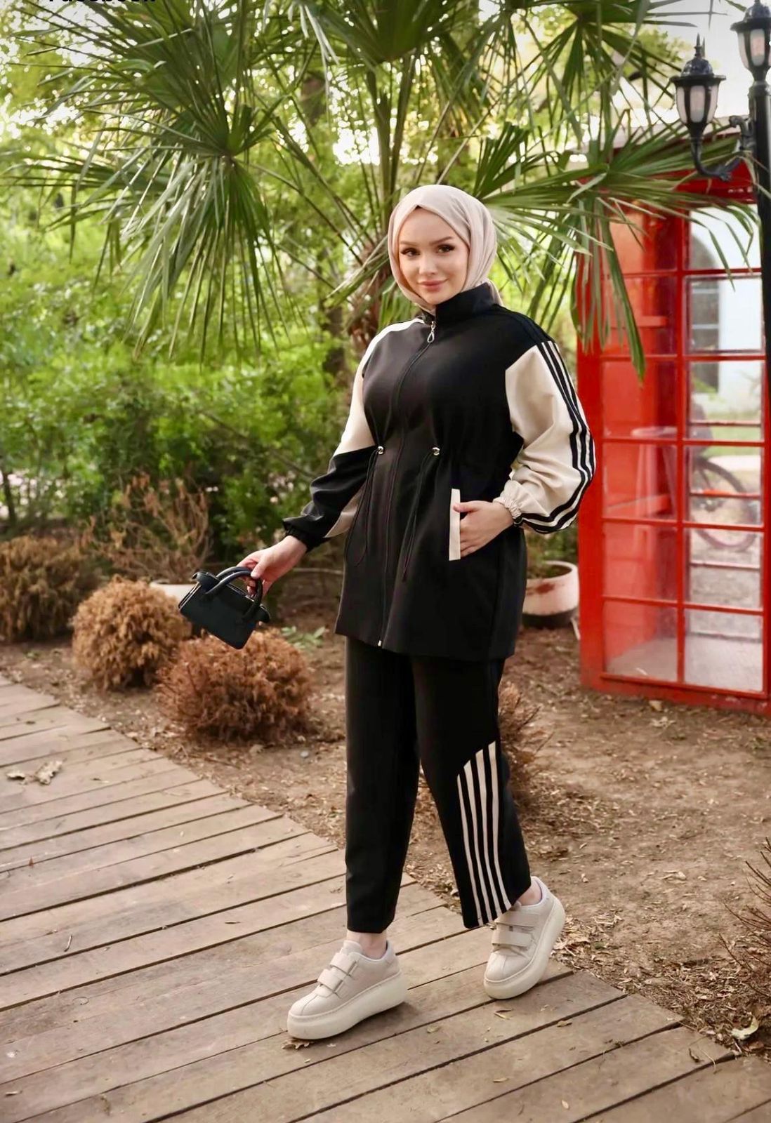 تريننج نسائي-أناقة وراحة في إطلالة واحدة